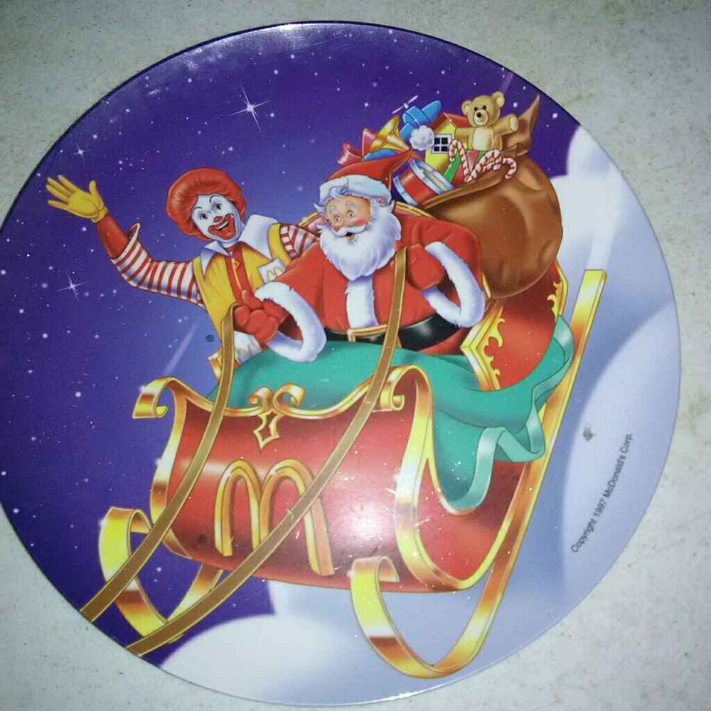 🎅CHRISTMAS McDonalds collector plastic plate